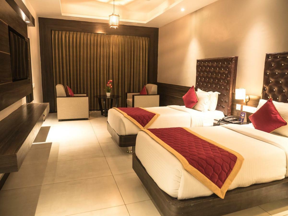 Hotel Mary Land Velankanni Nāgappattinam الغرفة الصورة